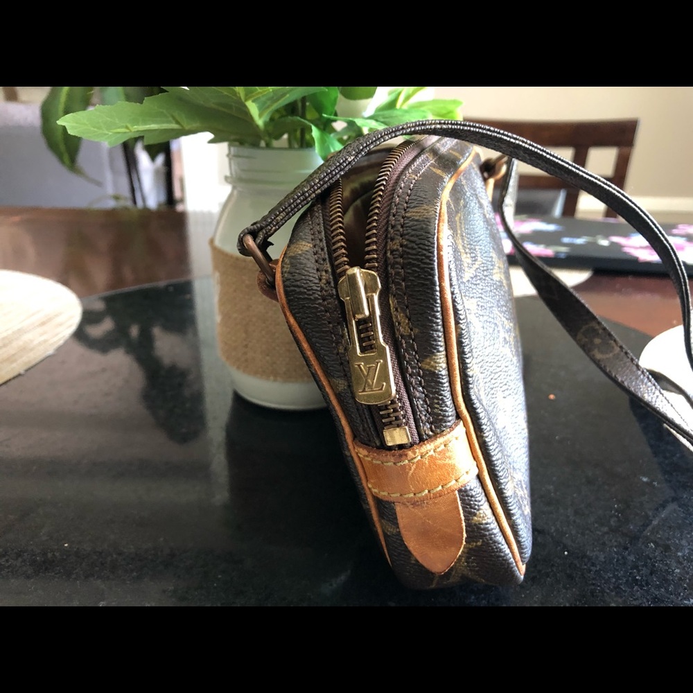 Louis Vuitton Crossbody bag 💖
